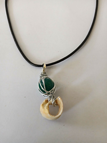 Wire wrapped round green - round,
