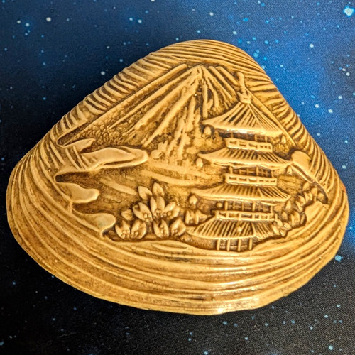 Carved hinged clam shell - carved,