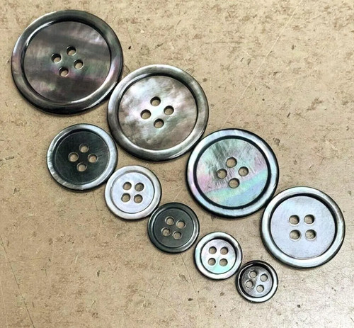 Mother pearl buttons - of,