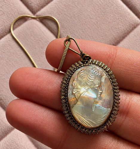 Oval 1800s cameo pendant - oval,